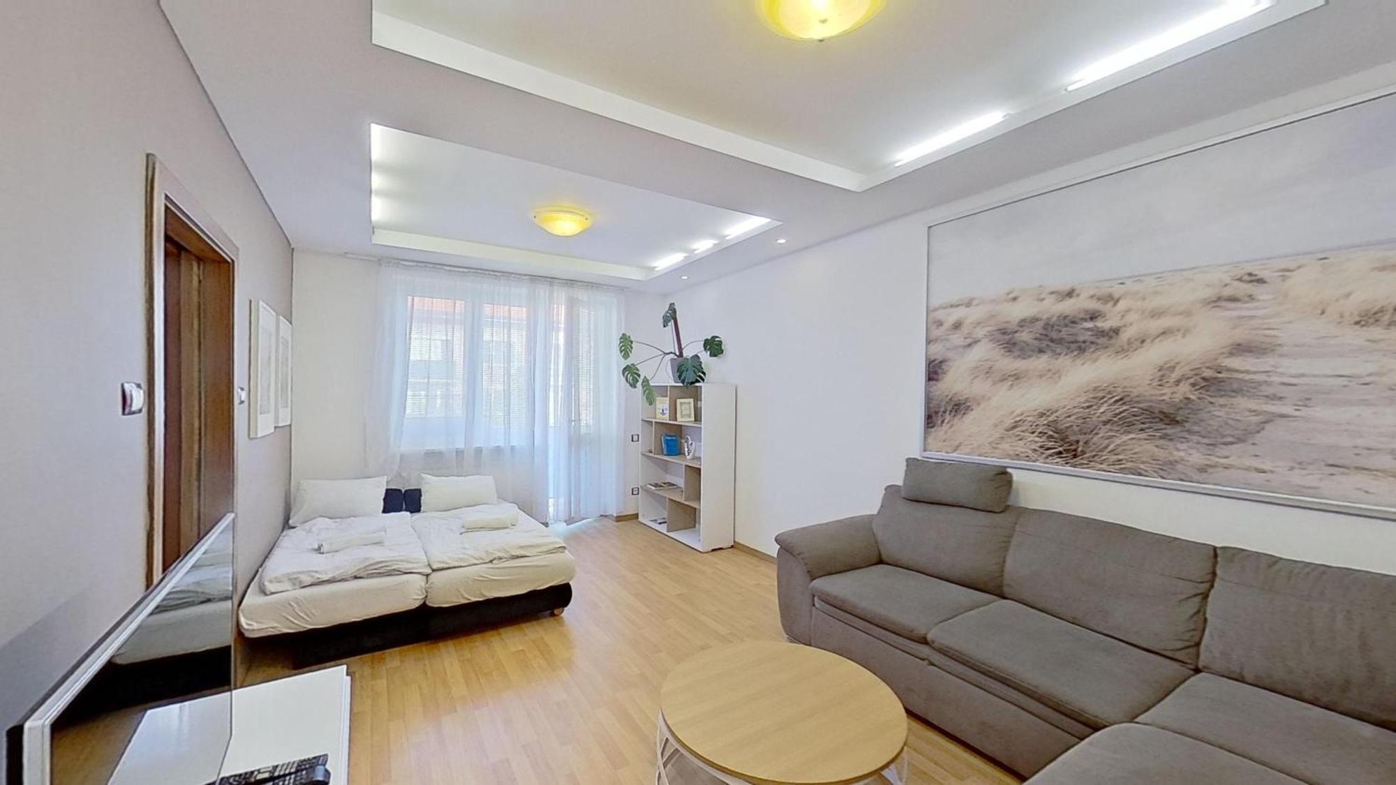 2Br Apt With Free Garage Parking, Close To The Historic Centre 布拉迪斯拉发 外观 照片