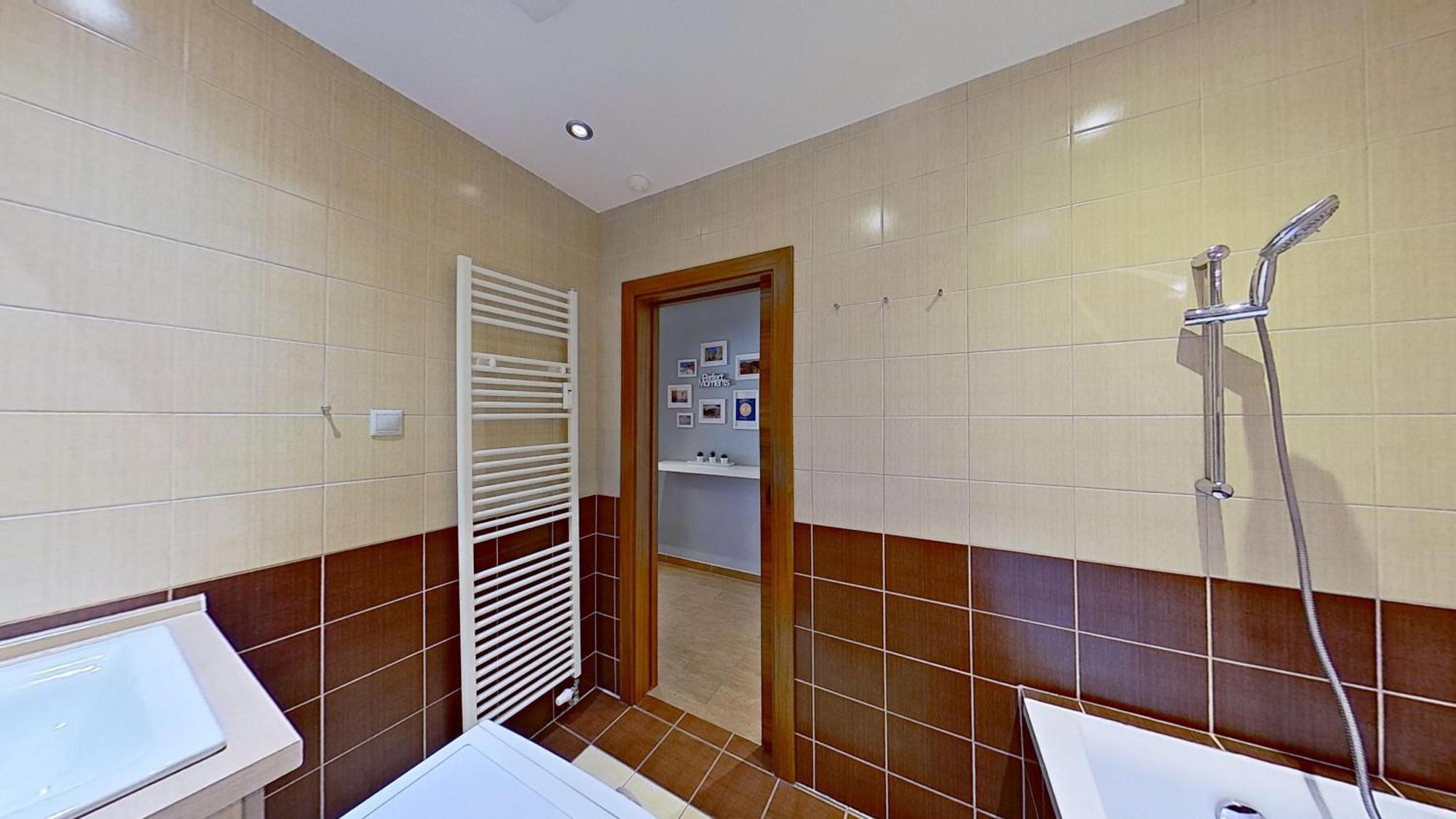 2Br Apt With Free Garage Parking, Close To The Historic Centre 布拉迪斯拉发 外观 照片