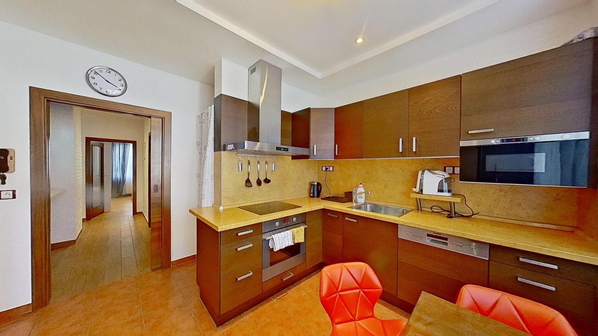 2Br Apt With Free Garage Parking, Close To The Historic Centre 布拉迪斯拉发 外观 照片