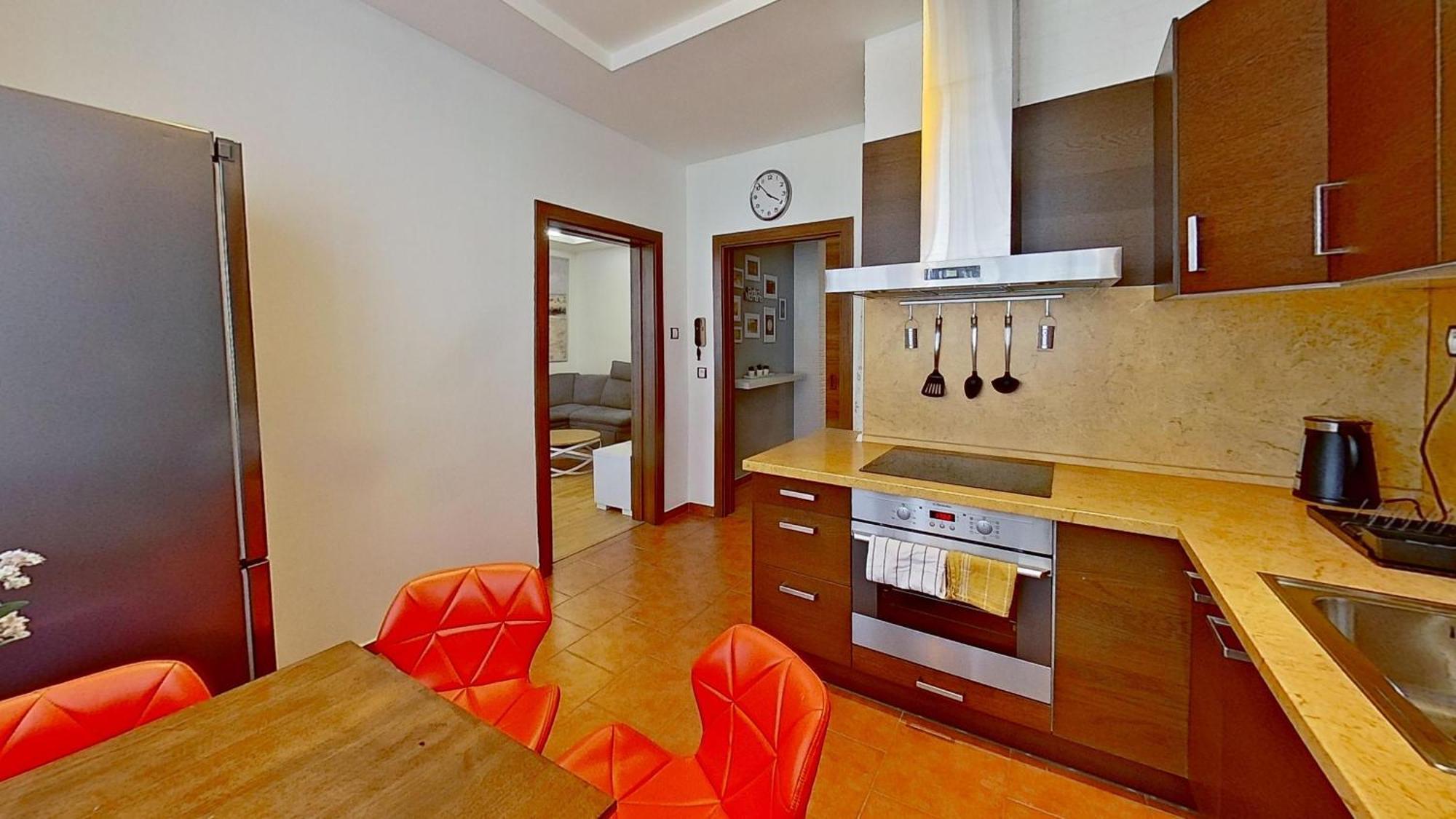 2Br Apt With Free Garage Parking, Close To The Historic Centre 布拉迪斯拉发 外观 照片