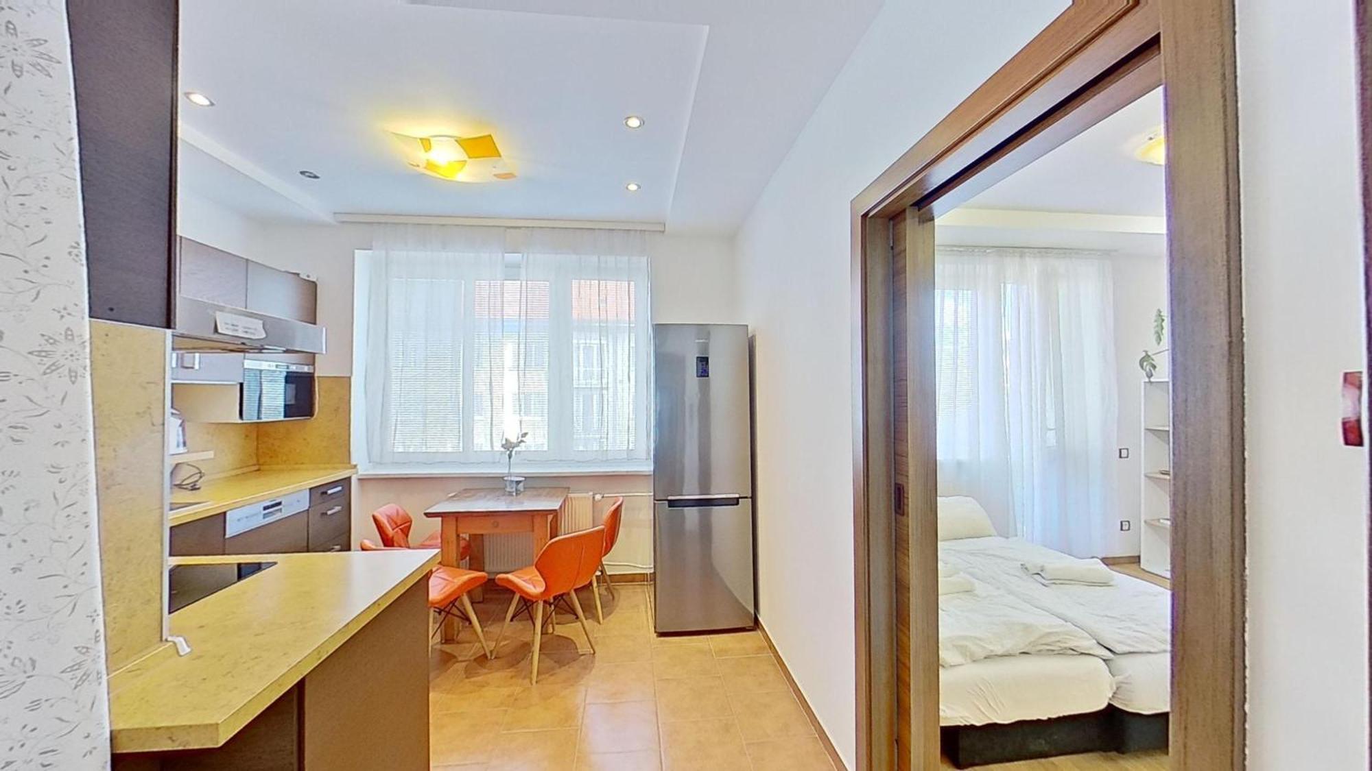 2Br Apt With Free Garage Parking, Close To The Historic Centre 布拉迪斯拉发 外观 照片